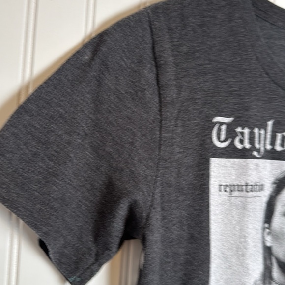 Taylor Swift reputation tour t shirt - Picture 4 of 12